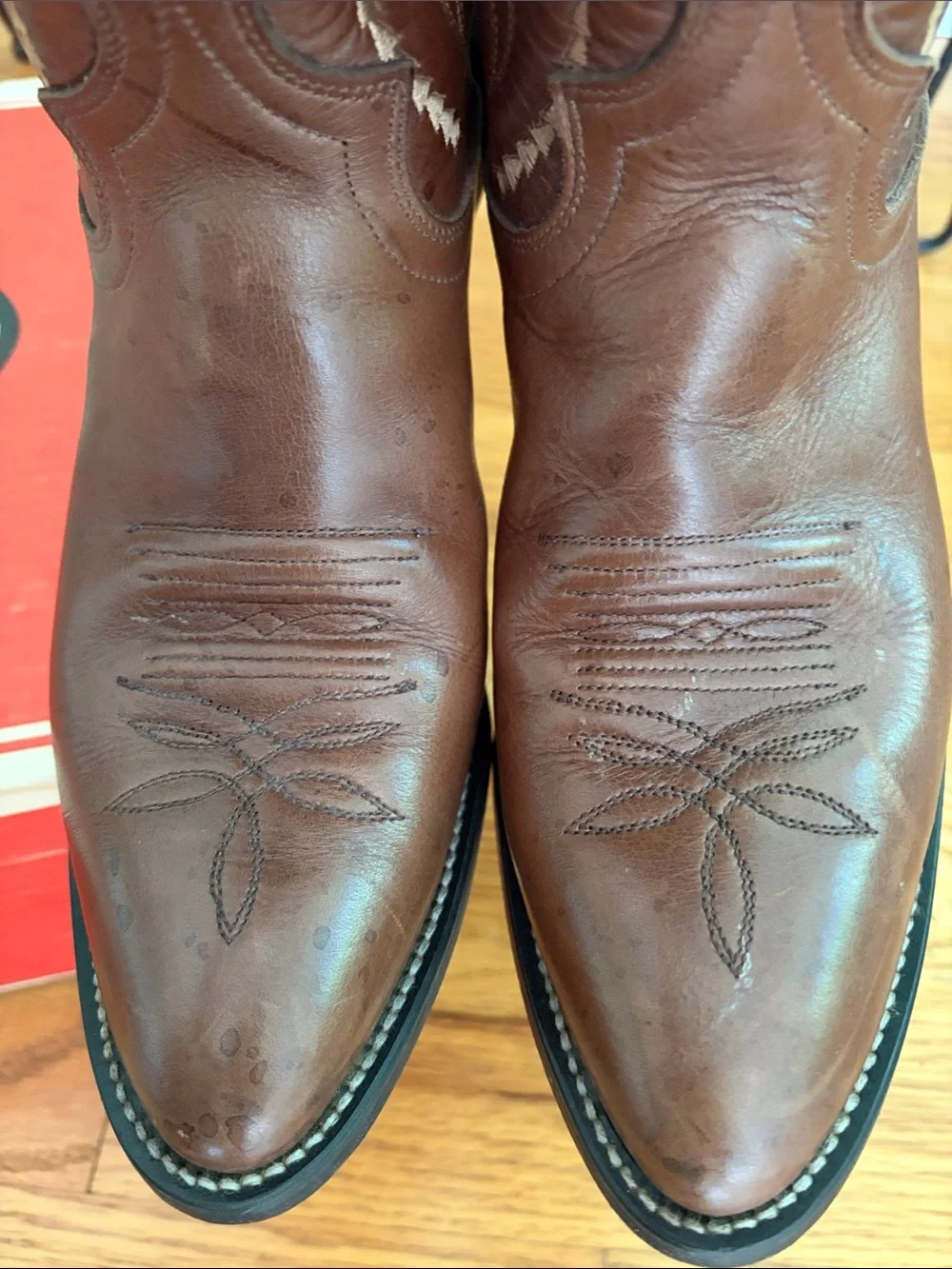 Justin Boots Brown Leather Western Cowboy Boots with Embroidery. Size: 7.5